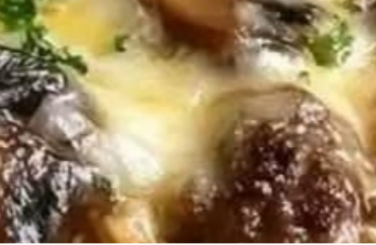 Cheesy Mushroom Beef & Rice Bake