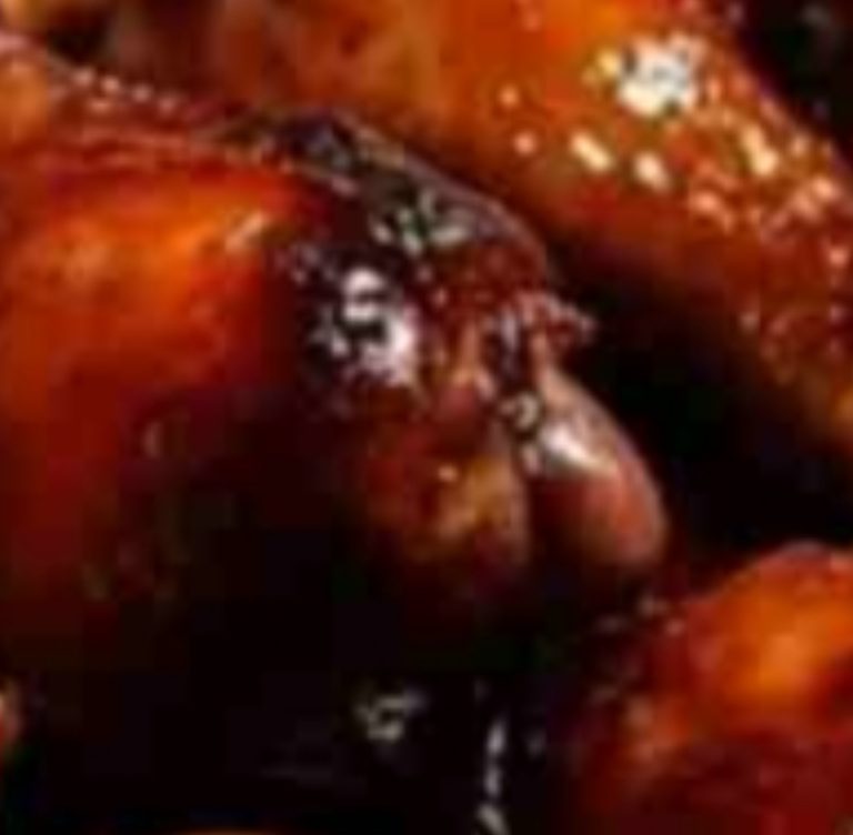 Sticky Oven-Baked Honey BBQ Chicken Drumsticks — A Finger-Licking Family Favorite!