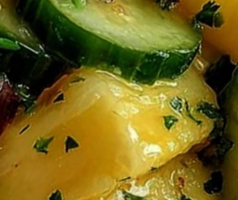 Pineapple Cucumber Salad: A Tropical Twist on Freshness
