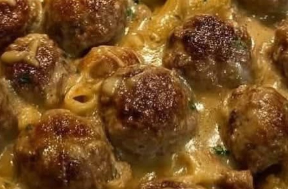 Swedish meatball pasta bake